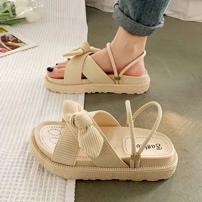 Flair - Lichte vrouwensandalen met strik