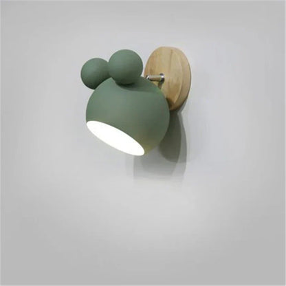 Minimalistische wandlamp met speels bolvormig design