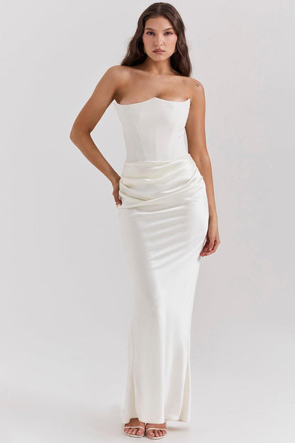 Ira - Elegante Strapless Avondjurk met Aansluitend Muiltje