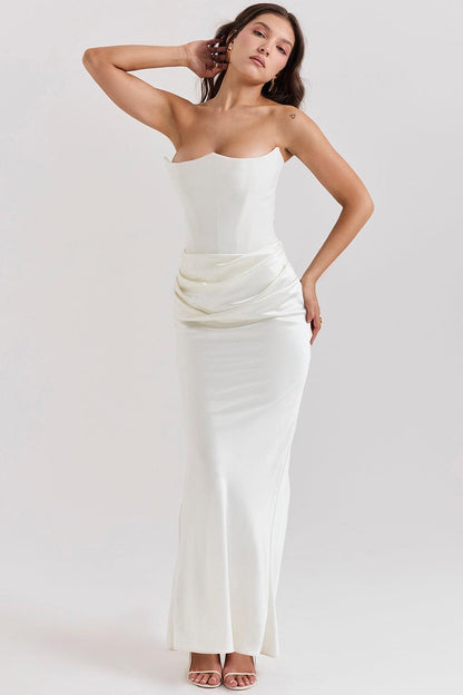 Ira - Elegante Strapless Avondjurk met Aansluitend Muiltje